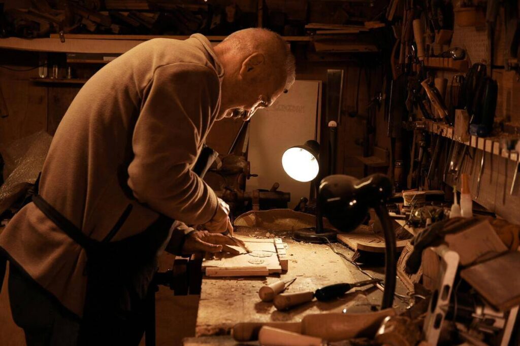 Wood Carving for Beginners: A Comprehensive Guide to Getting Started Wood Carving for Beginners: A Comprehensive Guide to Getting Started