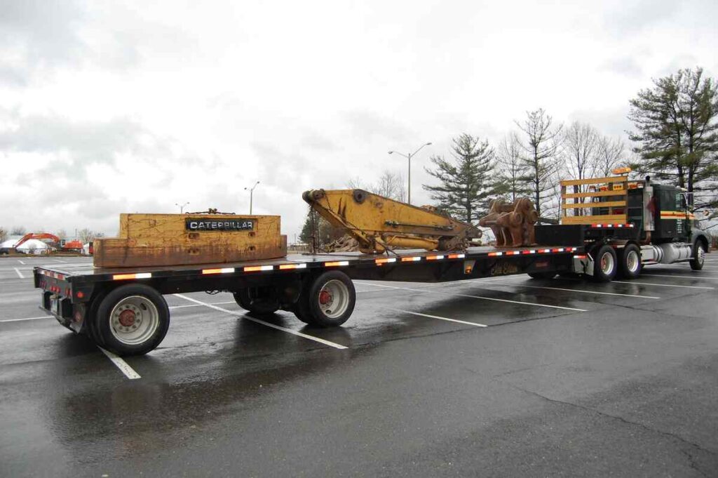 The Essential Guide to Efficient Transport of Heavy Equipment The Essential Guide to Efficient Transport of Heavy Equipment